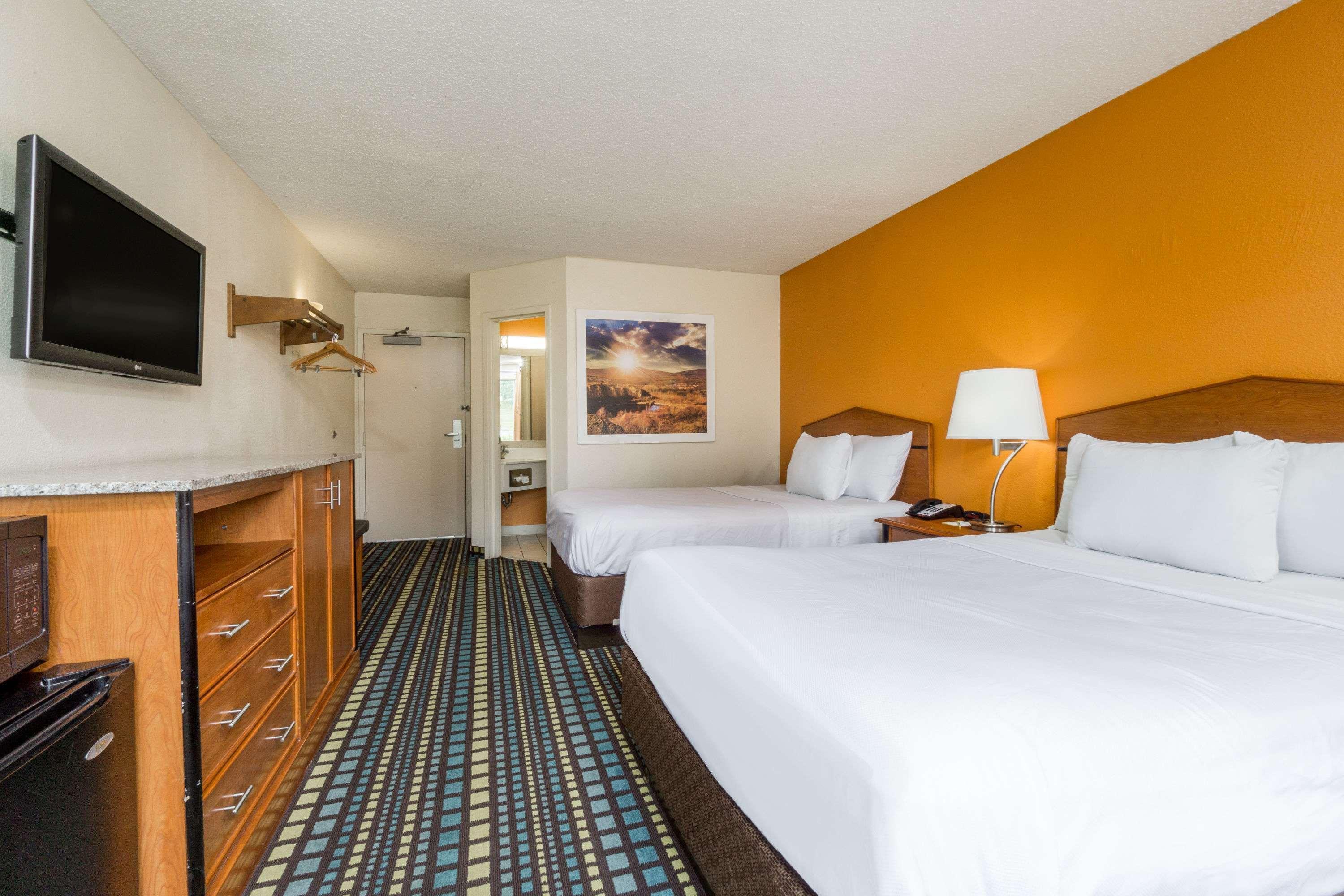 Days Inn By Wyndham Florence Cincinnati Area Exteriér fotografie
