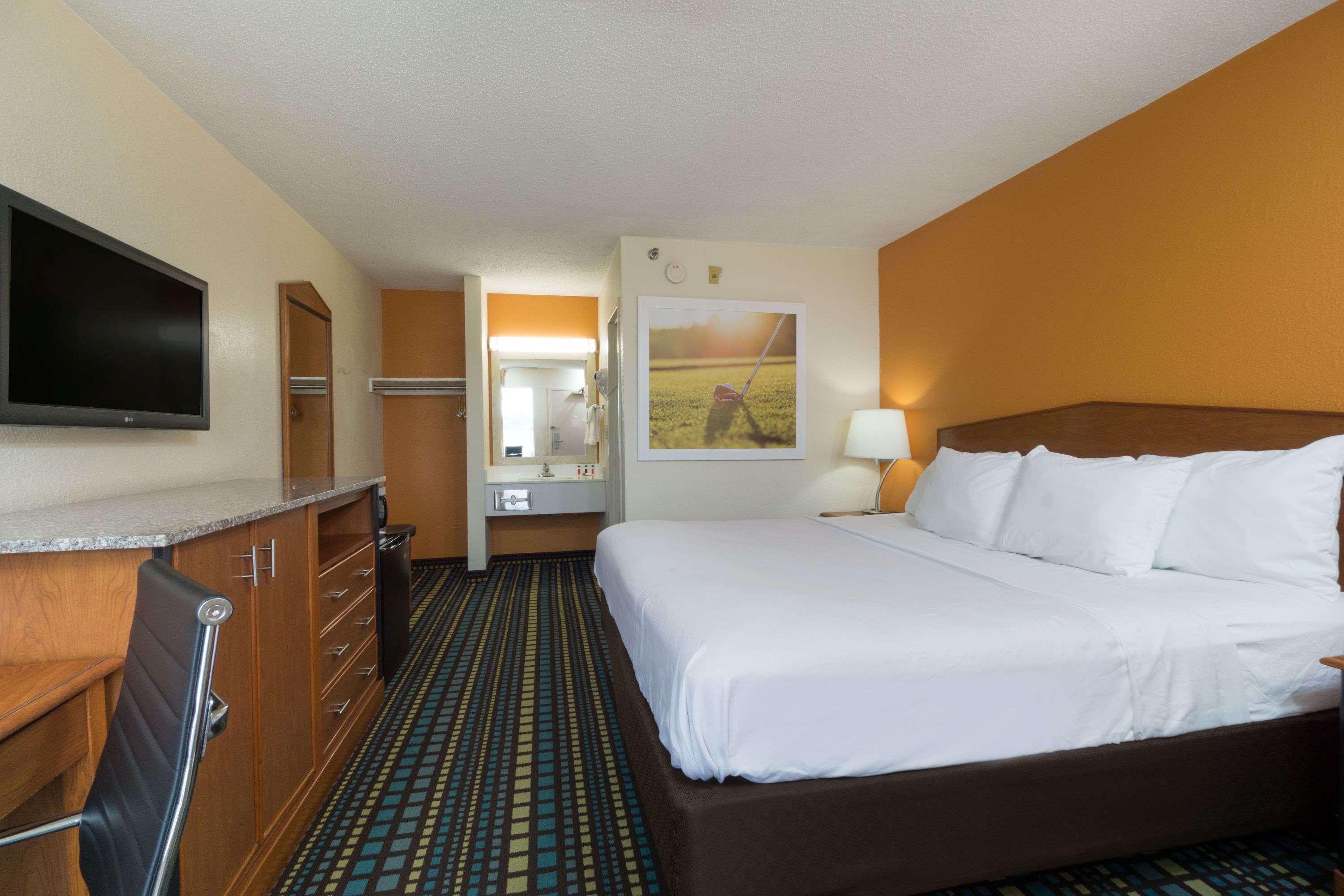 Days Inn By Wyndham Florence Cincinnati Area Exteriér fotografie